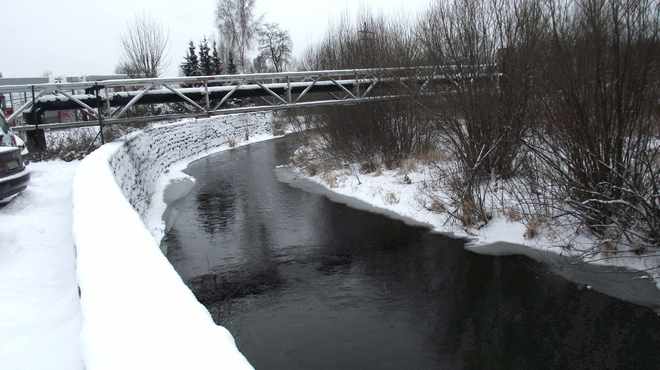 rzeka B&oacute;br zimą
