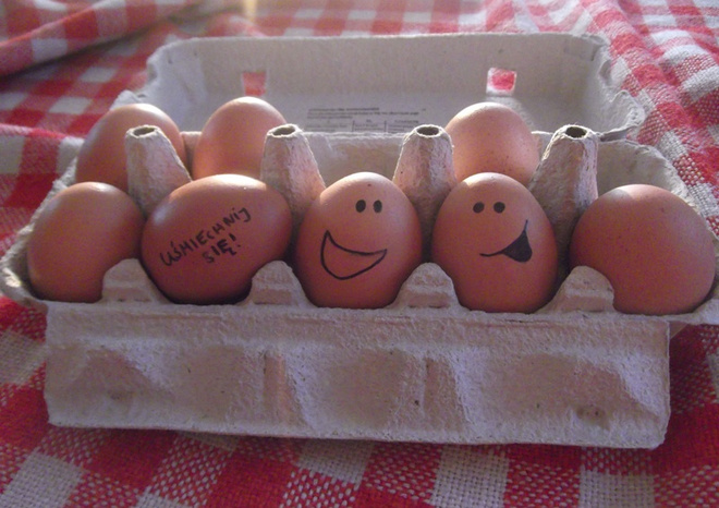 uśmiechnięte jajka