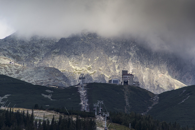 Tatry Łomnicki szczyt w chmurach