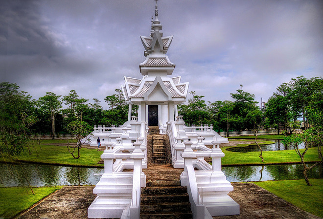 Biała Świątynia, Chiang Rai