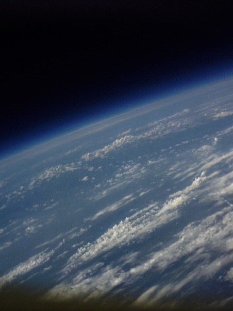 fotografia stratosfera balon meteo meteorologiczny wysokość mnpm orbita stacja kosmiczna międzynarodowa latawiec góry atmosfera krzywizna ziemia kosmos przestrzeń space near