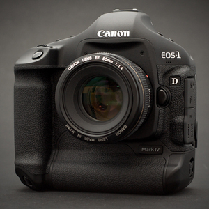 Canon EOS-1D Mark IV i EOS 550D - firmware 1.0.8