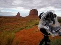 Time-lapse i zwykły film połączone w jedno - Monument Valley w obiektywie Philipa Blooma