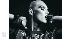 Anja Rubik w marcowym Vogue, fotografuje Hedi Slimane