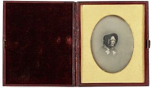 Fotografia przedstawiająca żonę Charlesa Dickensa sprzedana na aukcji