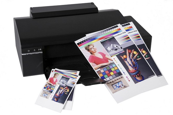 Epson L800 drukarka fotograficzna test praktyczny drukarki fotograficznej zasilanie ciągłe tusz tusze atrament atramenty materiały eksploatacyjne recenzja