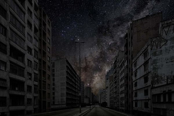 Thierry Cohen Darkened Cities nocne niebo panorama nieba nocna panorama miasta skyline 