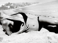 Pamela Anderson po raz pierwszy w Vogue, fotografuje Mario Testino