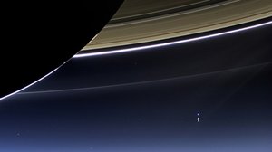 Zdjęcia Ziemi wykonane z perspektywy Saturna