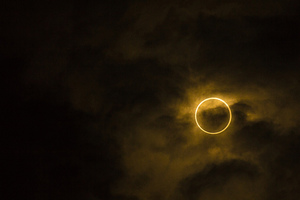 Jak fotografować zaćmienie słońca - 5 wskazówek od Canon