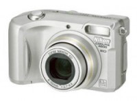 Nikon COOLPIX 4800 dostępny w sklepach w całym kraju