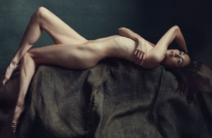 Zachwycające akty w Allure Nudes Issue 2015 - za obiektywem rewelacyjny Norman Jean Roy