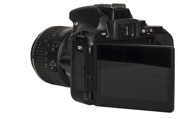Nikon D5500 amatorska lustrzanka cyfrowa DSLR obiektyw AF-S DX NIKKOR 18–55mm f/3.5–5.6G VR II APS-C test praktyczny sample zdjęcia przykładowe