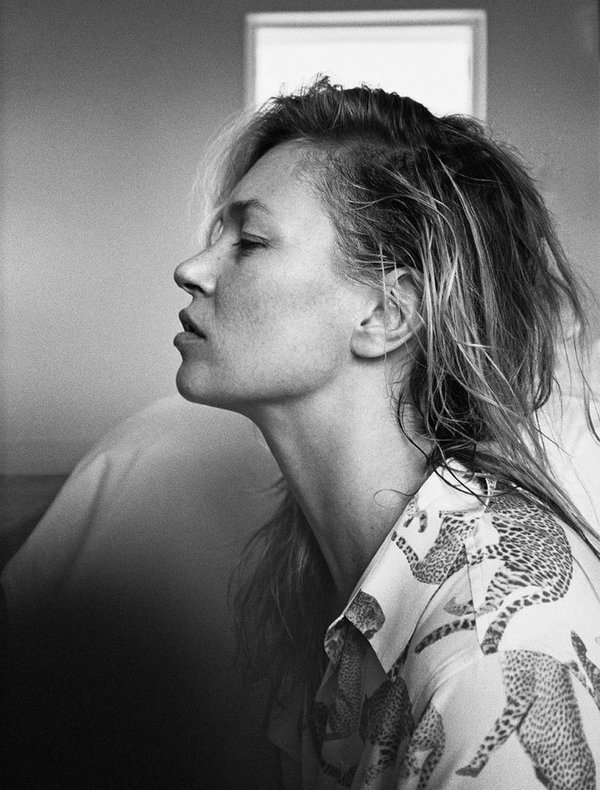 Modelka z aparatem: Daria Werbowy razem z Kate Moss w nowej sesji