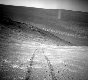 Zdjęcie trąby powietrznej na Marsie