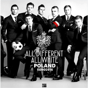 Zdjęcie piłkarzy z kampanii reklamowej Vistuli na Euro 2016 poddane manipulacji przez Młodzież Wszechpolską