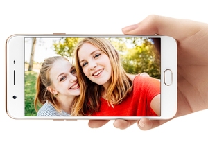 Oppo F1s - smartfon dla miłośników autoportretów