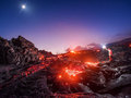 Wulkaniczna lawa, Droga Mleczna, meteor i Księżyc na jednym ujęciu - zdjęcia życia Mike Mezeula II