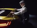 Niewidomy fotograf wykonał zdjęcia reklamowe Volkswagena Arteona - zobacz film zza kulis