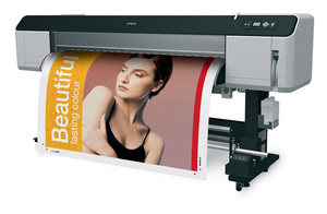 Epson wprowadza do oferty wielkoformatową drukarkę 