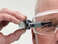 Olympus EyeTrek Insight EI-10 - inteligentna, fotograficzna przystawka do okularów przeznaczona do zastosowania w biznesie, przemyśle i laboratoriach