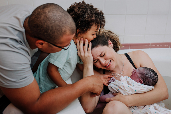 Najlepsze zdjęcia z narodzin. Galeria nagrodzonych fotografii konkursu The International Association of Professional Birth Photographers 2018