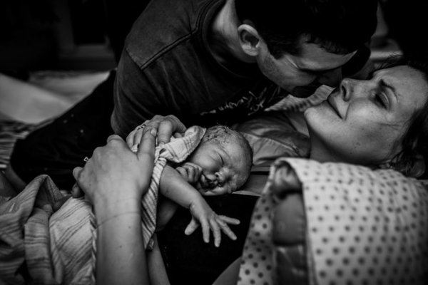 Najlepsze zdjęcia z narodzin. Galeria nagrodzonych fotografii konkursu The International Association of Professional Birth Photographers 2018