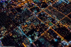Miasto Grzechu w miniaturze - niezwykłe nocne fotografie z powietrza Vincenta Laforeta