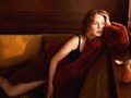 Eteryczne portrety Julianne Moore w sesji zdjęciowej Camilli Akrans