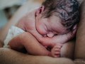 Poród w obiektywie najlepszych fotografów. Zobacz nagrodzone zdjęcia z narodzin
