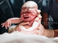 Fotografka ślubna sfotografowała własny poród. Piękne zdjęcia i niezwykła historia