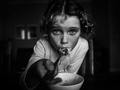 Dzieci na czarno-białych zdjęciach. Polki zdobywają nagrody w konkursie fotograficznym B&W Child Photo Competition 2019