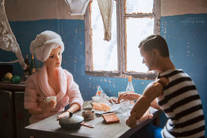 Ken i Barbie w sowieckiej Rosji - fotografka stworzyła zabawną sesję