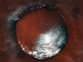 Oszałamiające zdjęcie marsjańskiego krateru