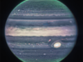 Porównanie pierwszego i najnowszego zdjęcia Jowisza
