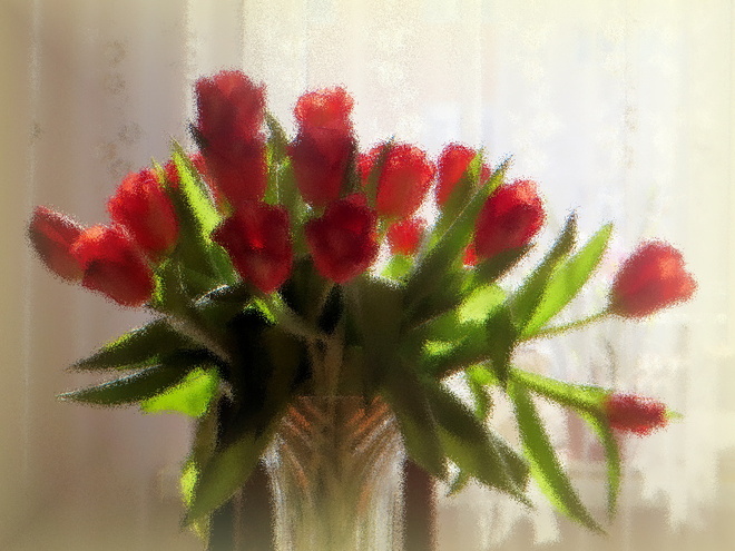 Tulipany czerwone w kryształowym wazonie