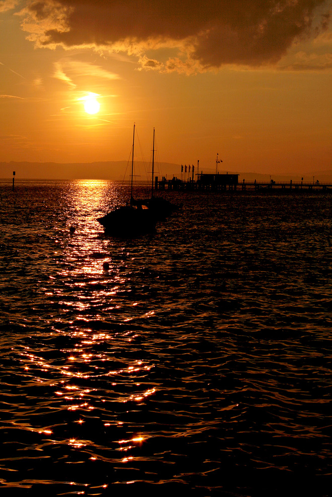 Zach&oacute;d słońca nad Jeziorem Bodeńskim