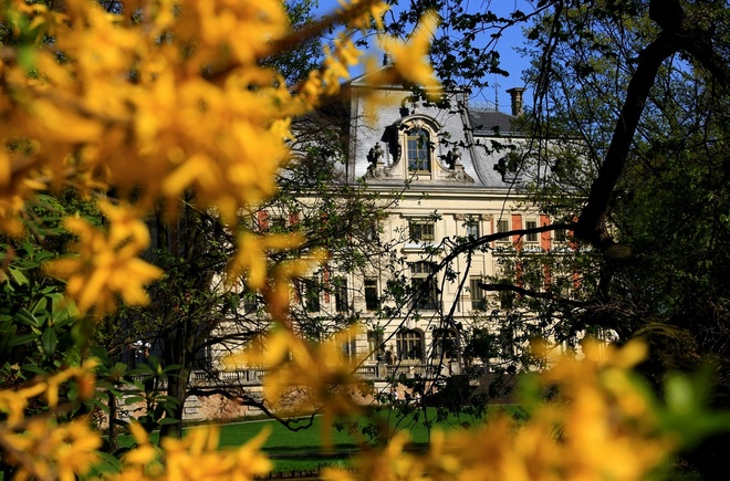Pszczyński pałac w wiosennej aranżacji