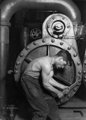 100 najważniejszych zdjęć świata. Lewis Wickes Hine, Power house mechanic working on steam pump