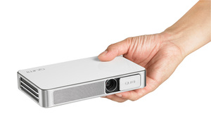 Vivitek Qumi Q3 Plus - projektor LED niewiele większy od smartfona