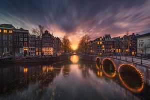 Zachód słońca w Amsterdamie - fotograf poświęcił 2 lata na idealne ujęcie