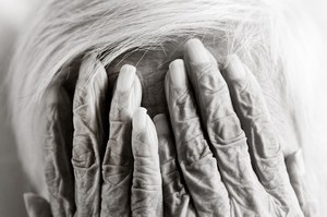 Intymne portrety 100-latków pokazują piękno starzejących się ciał