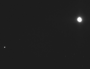 Zdjęcie Ziemi i Księżyca wykonane z odległości ponad 114 mln kilometrów