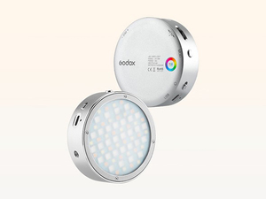 Lampa LED do smartfona Godox jest łudząco podobna do modeli Profoto