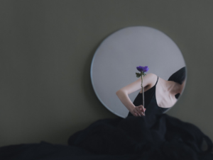Poetyckie autoportrety i wyjątkowe odbicia w lustrze 