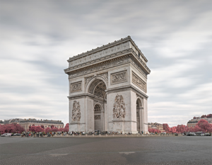 Fotografia w podczerwieni zmienia krajobraz Paryża w surrealistyczne ujęcia
