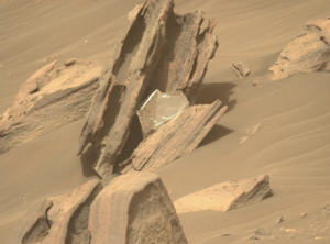 Łazik Perseverance sfotografował śmieci na Marsie