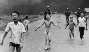 Odszedł edytor zdjęć AP, który podjął decyzję o publikacji zdjęcia z ataku napalmem w Wietnamie